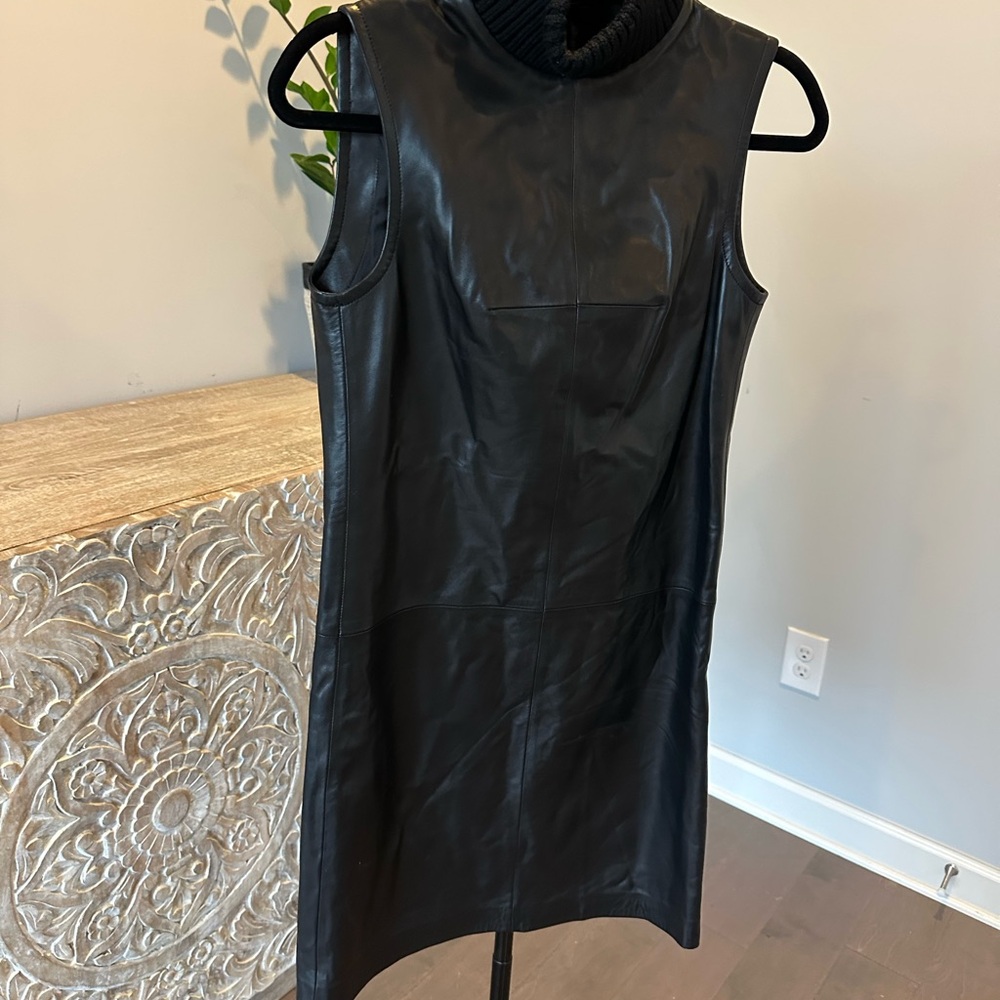 Michael Kors Elegant Black Sleeveless Dress